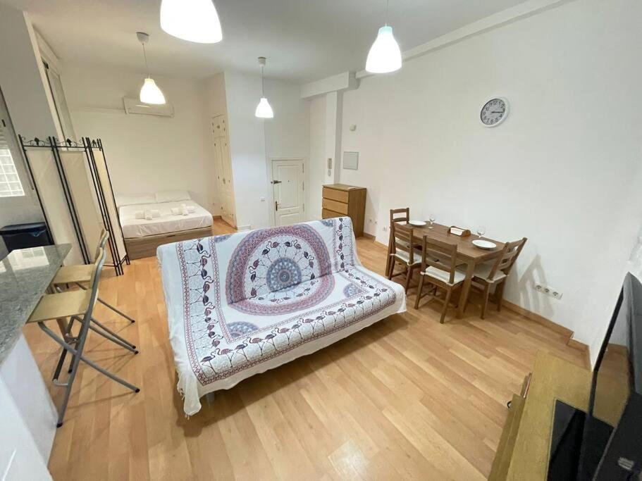 Nice Flat In Atarazanas - Souv マラガ エクステリア 写真