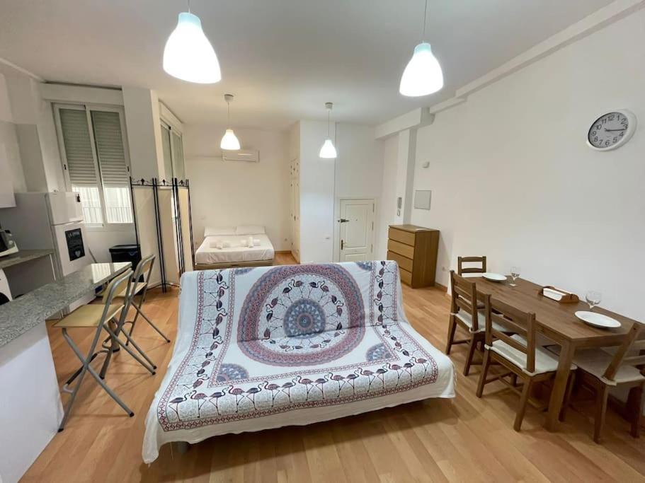 Nice Flat In Atarazanas - Souv マラガ エクステリア 写真