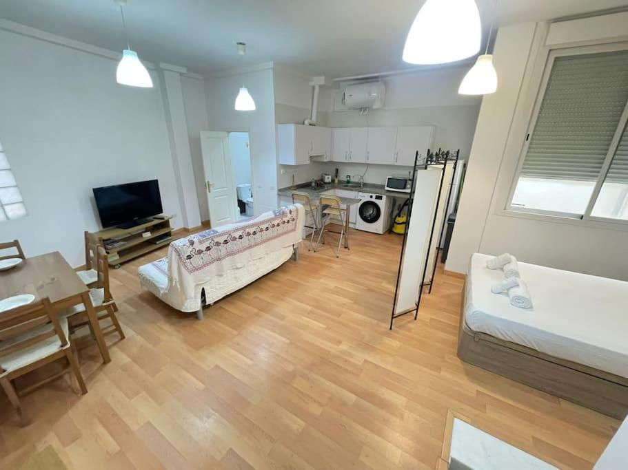 Nice Flat In Atarazanas - Souv マラガ エクステリア 写真